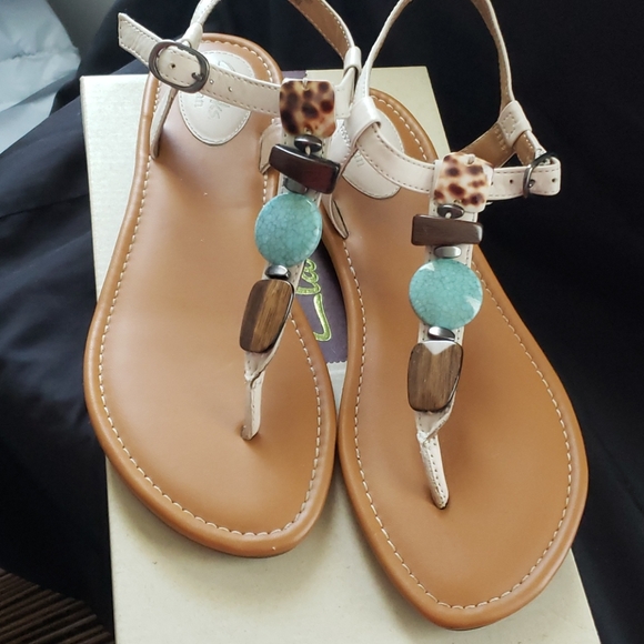 Clarks Shoes - Clark's indira pompano thong sandals